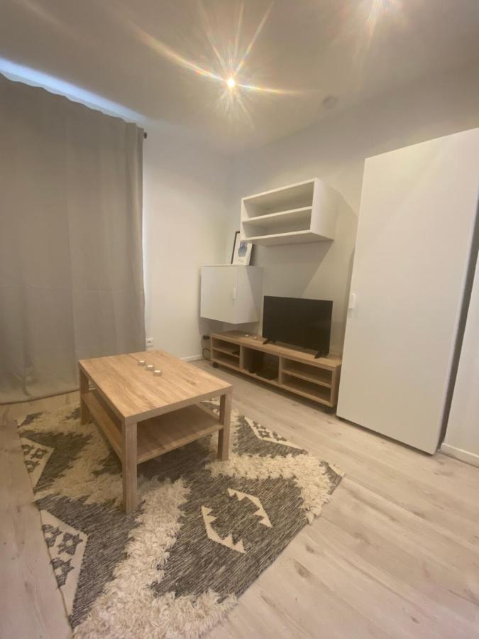 Joli Studio Calme Et Lumineux Роят Екстериор снимка